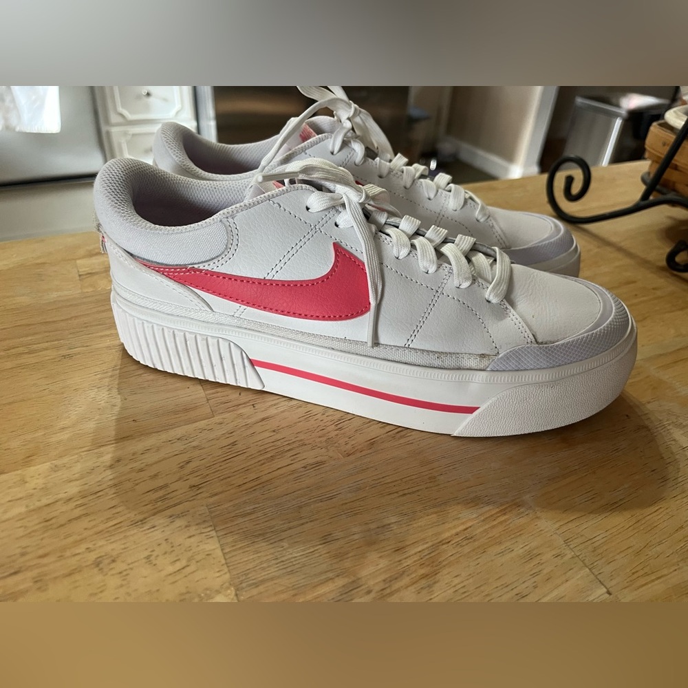Woman’s Nike Court Legacy Lift Sneakers Pink Size 8.5